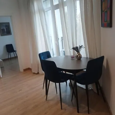 Apartamento Cozy On Shevchenko Avenue *